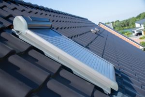 Dachfenster mit Rollläden – Göttingen Fenster mit Außenrollladen für Sonne und Hitzeschutz in Göttingen